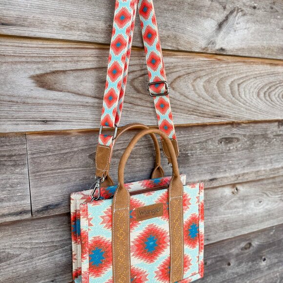 MONTANA SILVERSMITHS AZTEC RED AND BLUE TOTE PRINT - LADIES PURSE - Picture 2 of 2